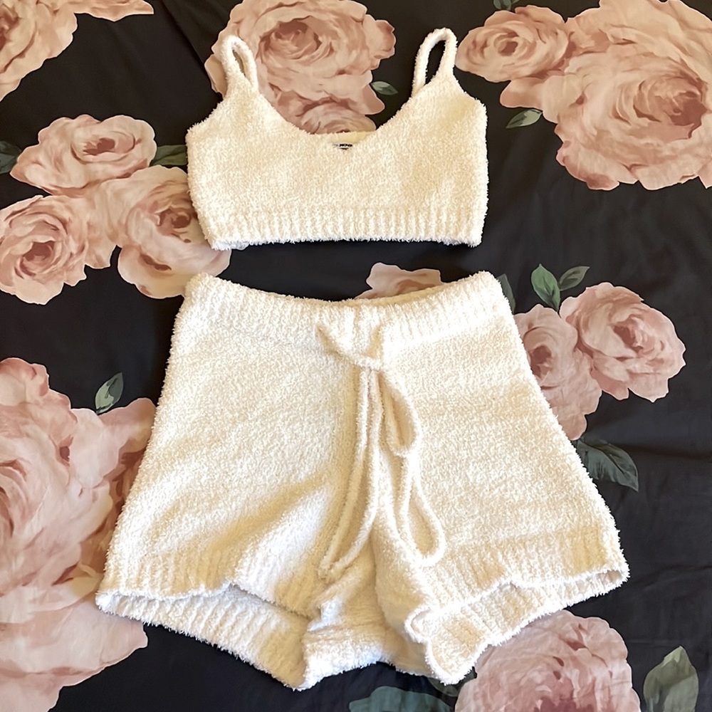 Keeping it Cozy Fashion Nova Loungewear 3 piece set Ivory XS